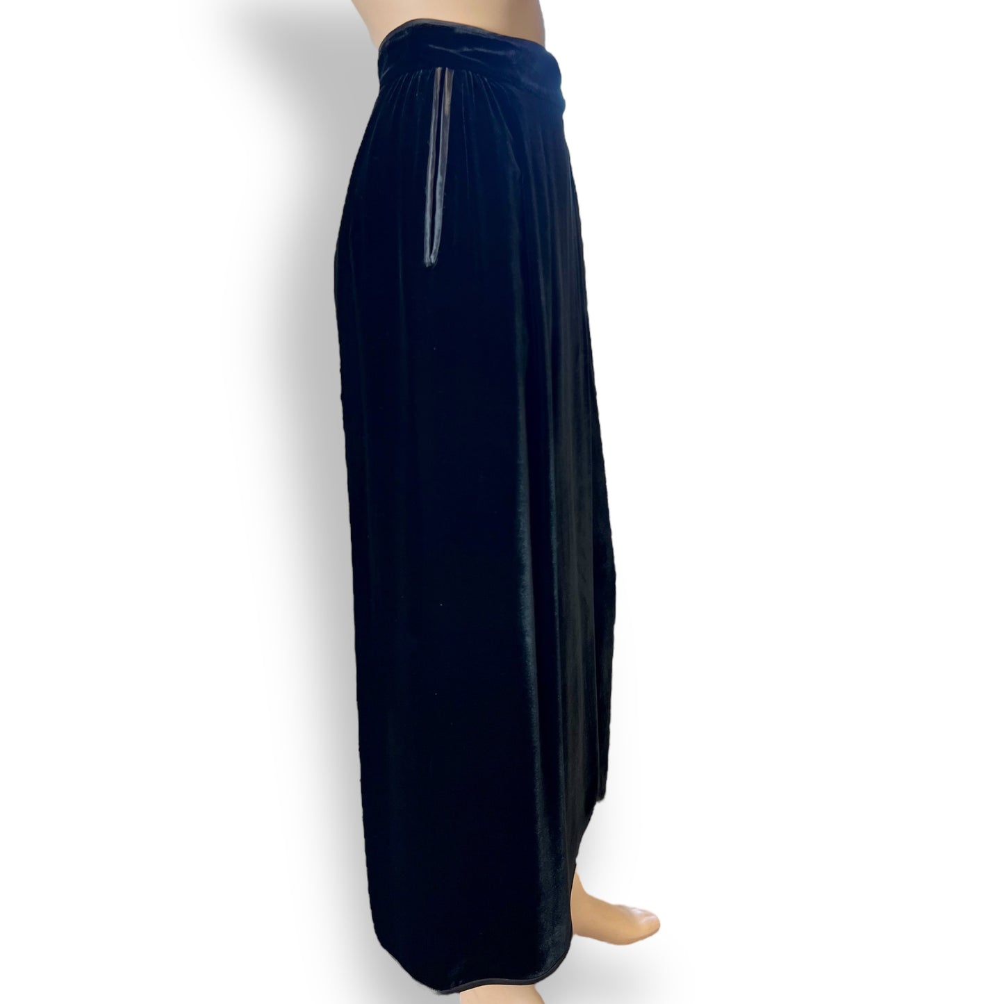 Janice Wainwright Black Velvet Skirt 1980s