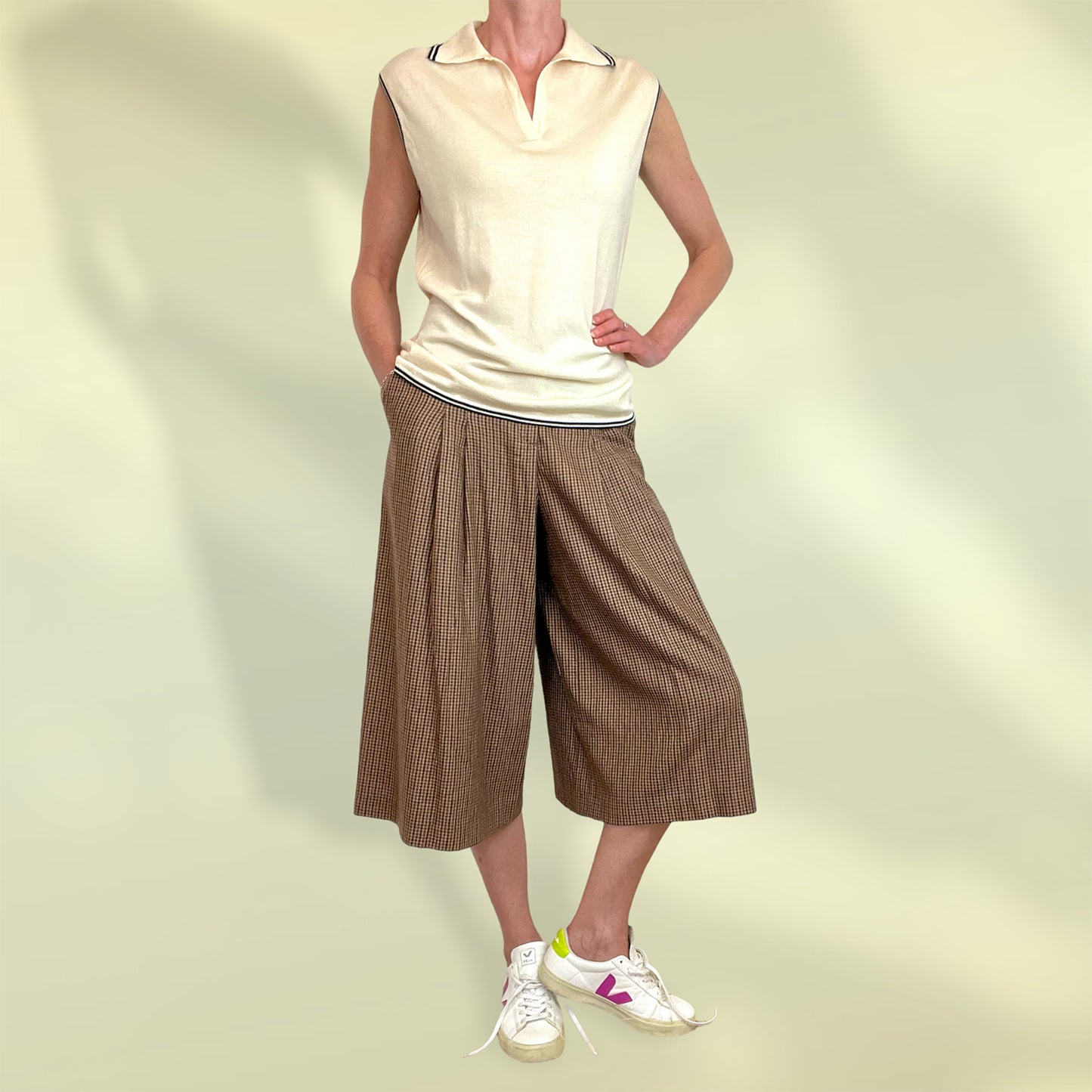 Escada merino wool sleeveless polo front
