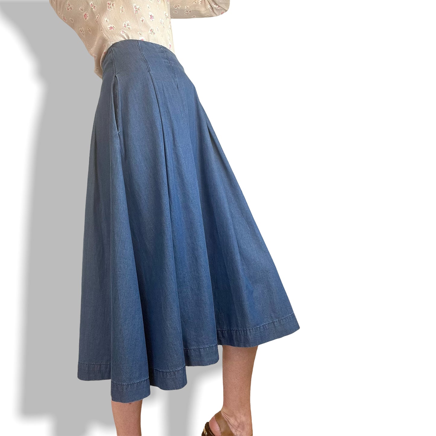 Stefanel full skirt in denim close up