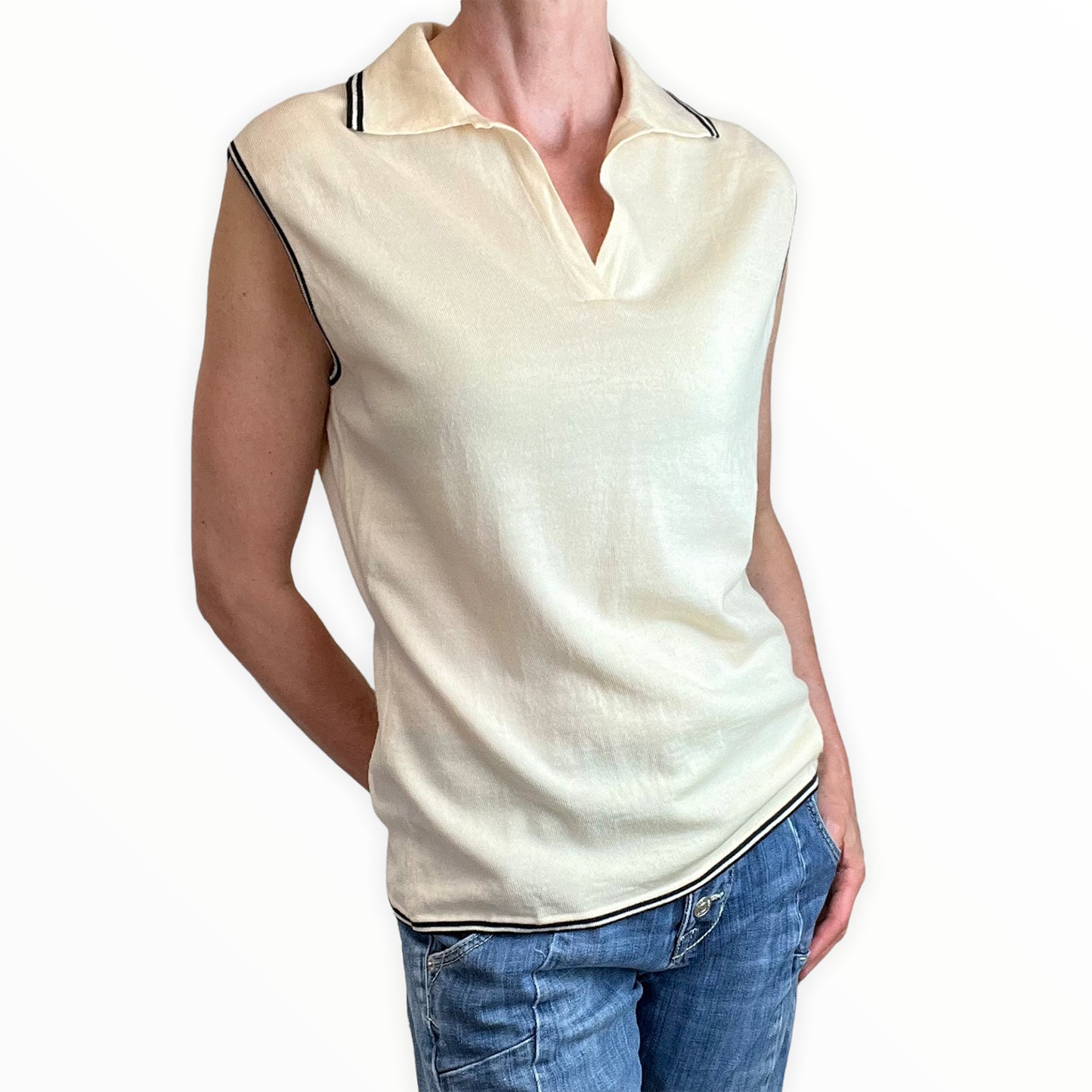 Escada merino wool sleeveless polo front