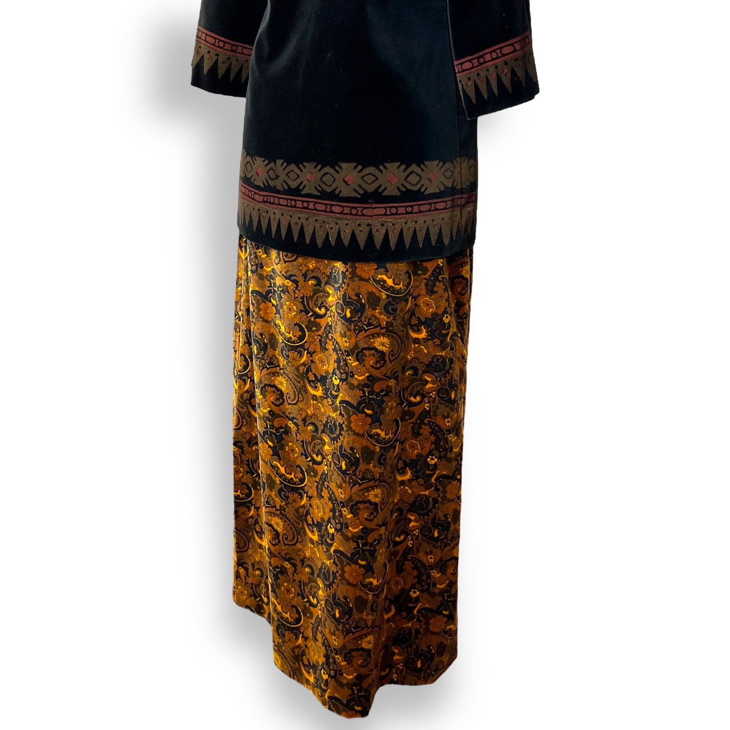 Dereta Paisly Velvet Midi Skirt 1960s